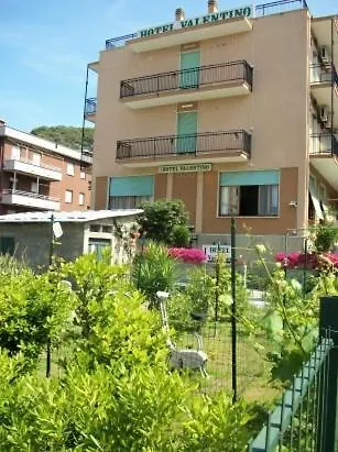 Hotel Valentino 라바냐 3*,