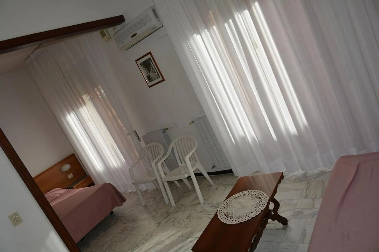 Hotel Valentino Lavagna 3*,  Italië