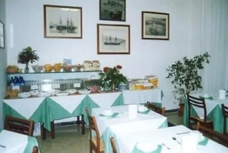 ***  Hotel Valentino 라바냐 이탈리아