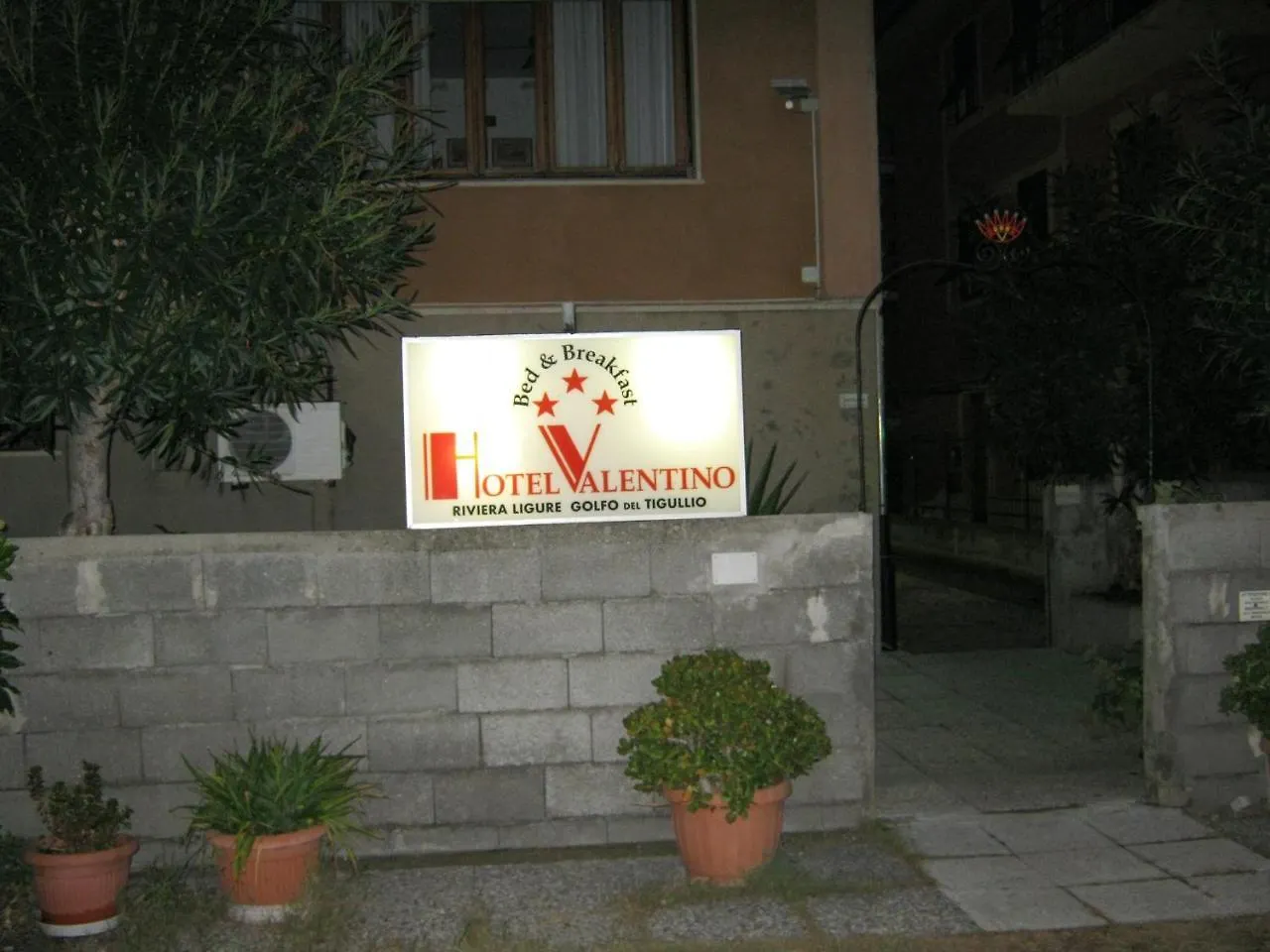***  Hotel Valentino 라바냐 이탈리아